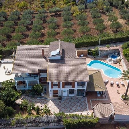 Villa Aversa Castellammare del Golfo Bagian luar foto