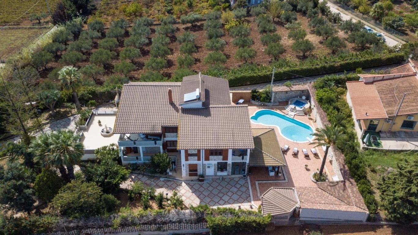 Villa Aversa Castellammare del Golfo Bagian luar foto